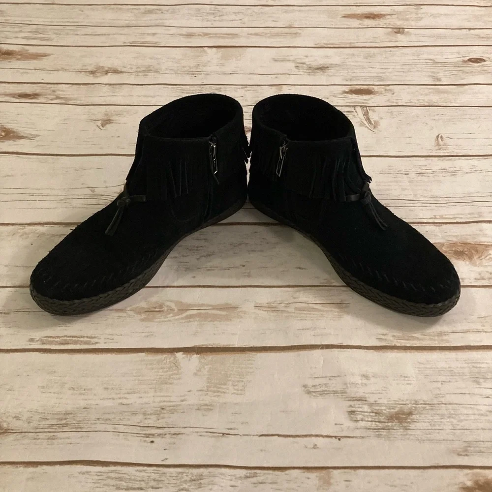 UGG Kennadi Fringe Ankle Moccasin Booties Black Suede Size 6.5